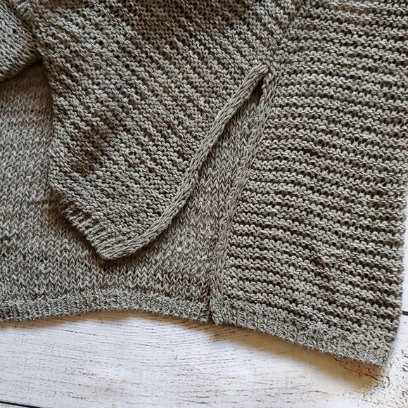 Nwt sleeveless sweater - Picture 2 of 6